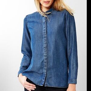 Gap 1969 Denim Blue Women's shirt, large